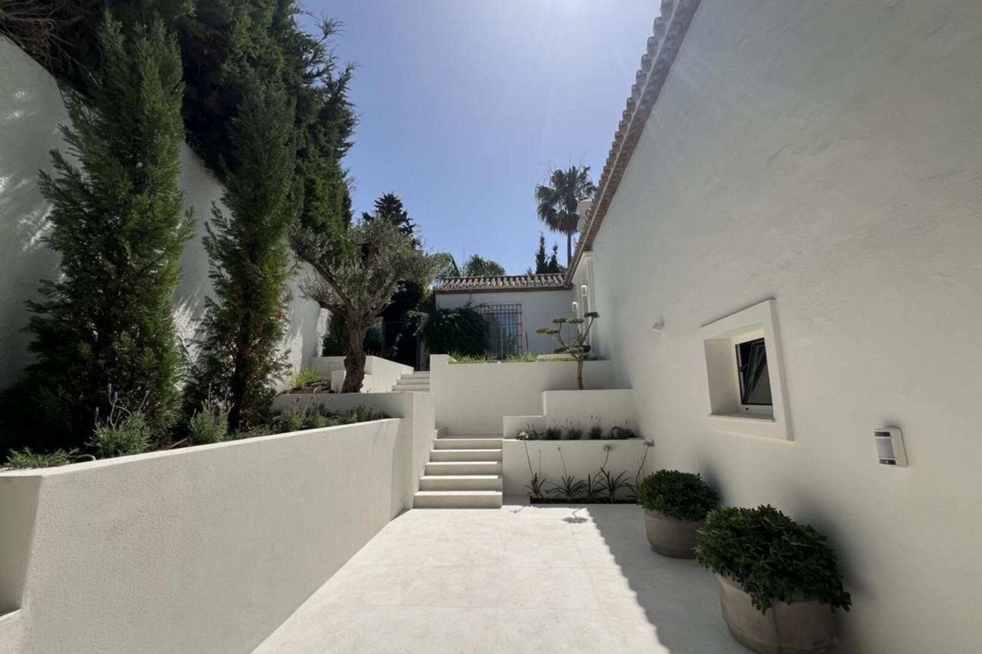 Resale - Villa - Marbella - Guadalmina Alta