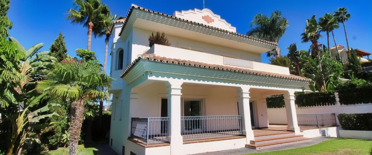 Resale - Villa - Marbella - Guadalmina Alta