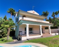 Resale - Villa - Marbella - Guadalmina Alta