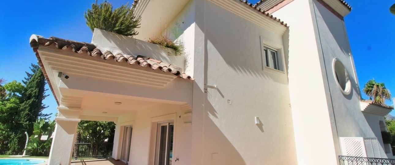 Resale - Villa - Marbella - Guadalmina Alta