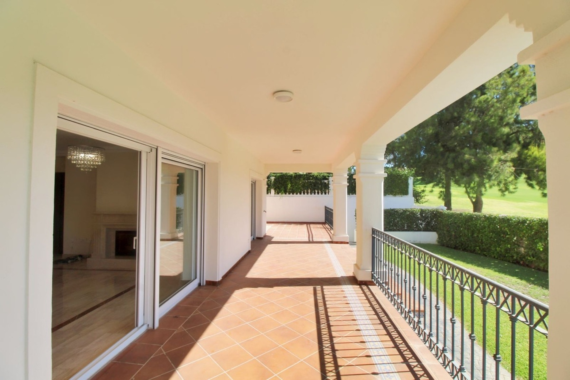 Resale - Villa - Marbella - Guadalmina Alta