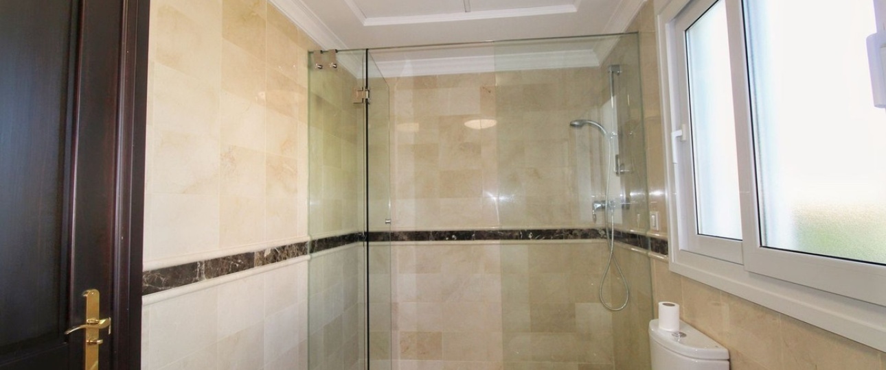 Resale - Villa - Marbella - Guadalmina Alta