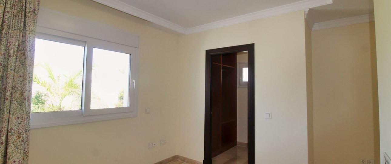 Resale - Villa - Marbella - Guadalmina Alta