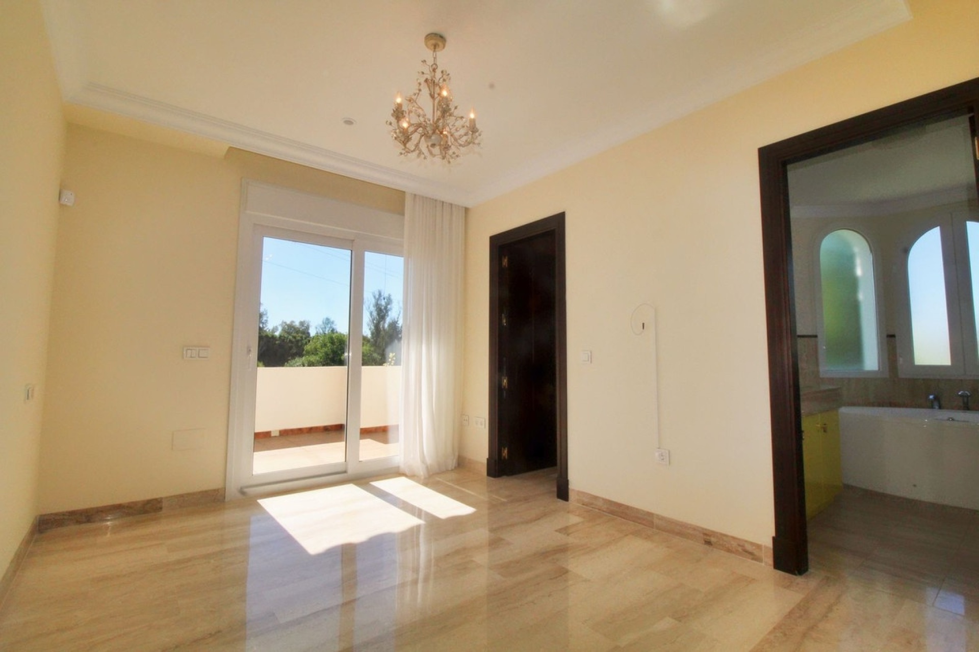 Resale - Villa - Marbella - Guadalmina Alta