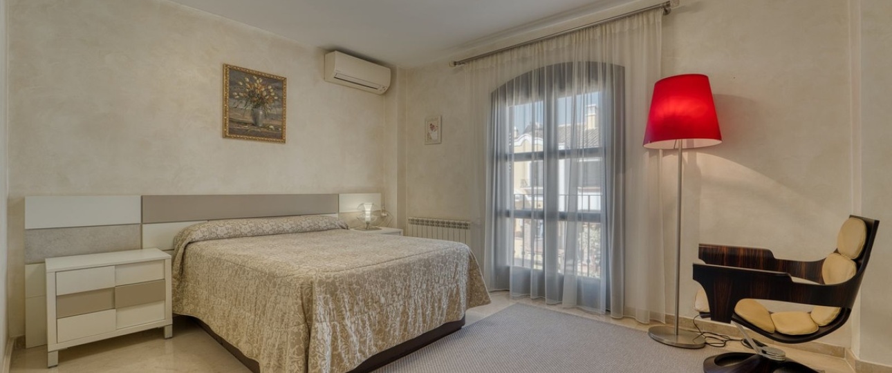 Resale - Villa - Marbella - Guadalmina Alta