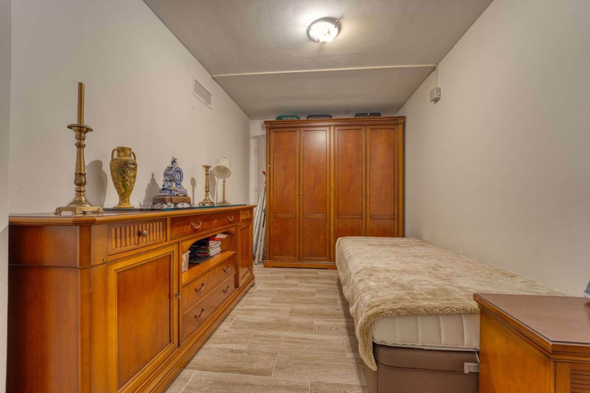 Resale - Villa - Marbella - Guadalmina Alta