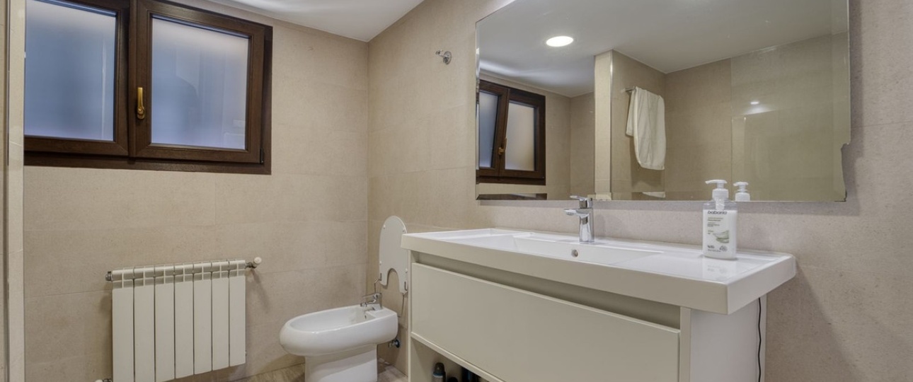 Resale - Villa - Marbella - Guadalmina Alta
