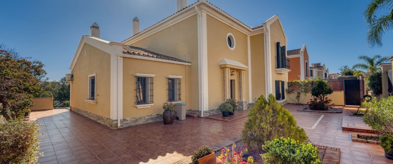 Resale - Villa - Marbella - Guadalmina Alta