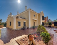 Resale - Villa - Marbella - Guadalmina Alta