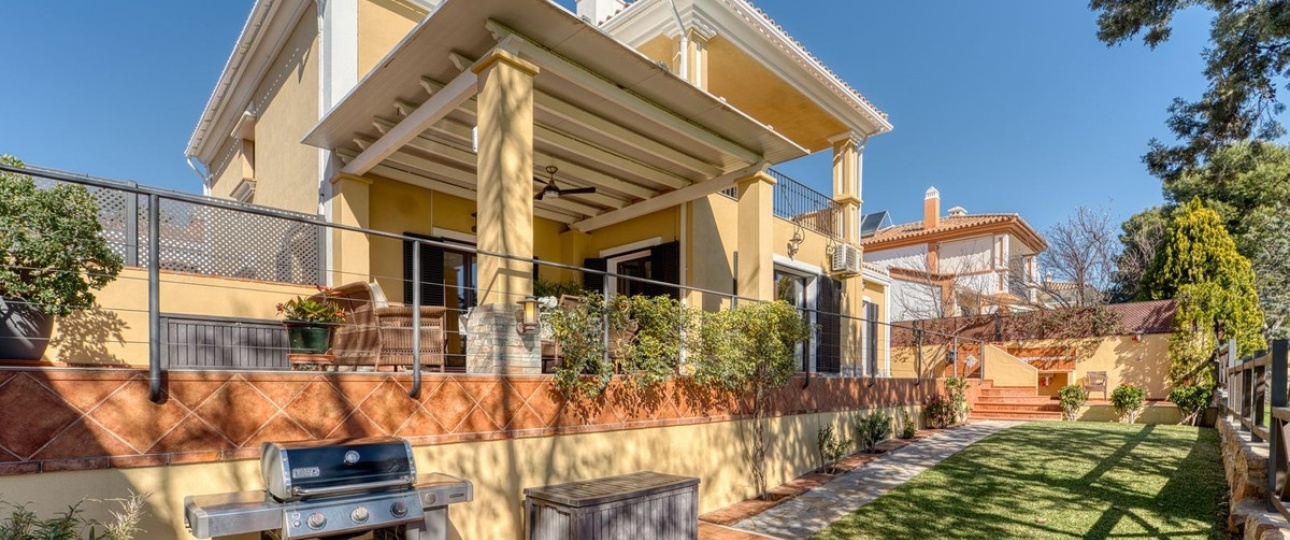 Resale - Villa - Marbella - Guadalmina Alta