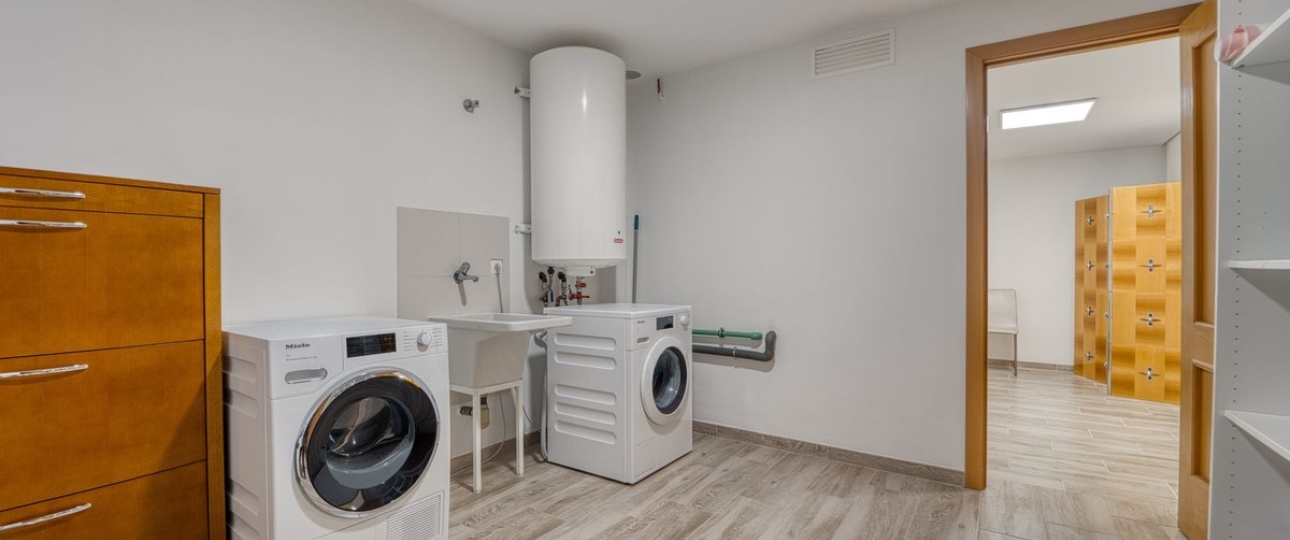Resale - Villa - Marbella - Guadalmina Alta