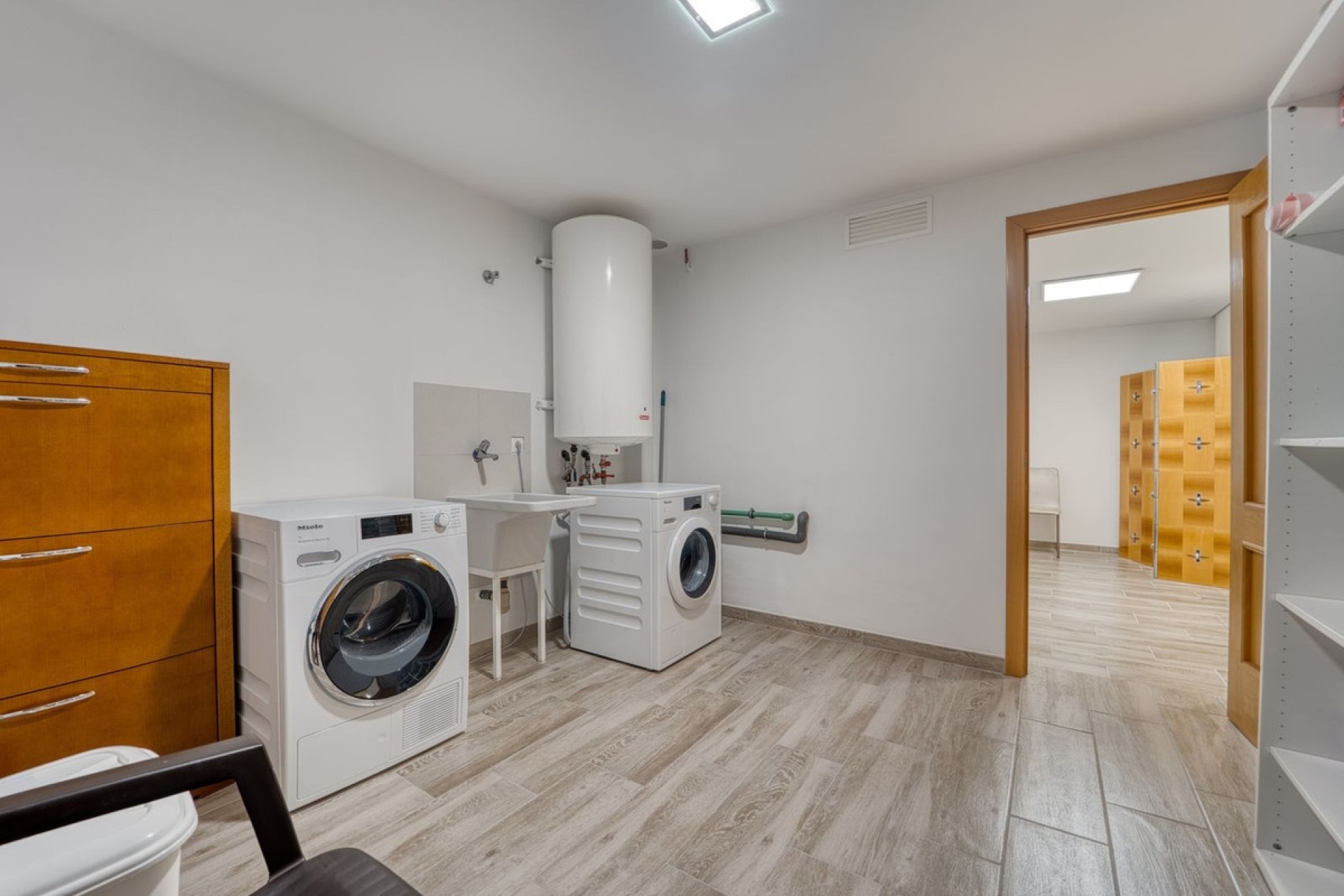 Resale - Villa - Marbella - Guadalmina Alta