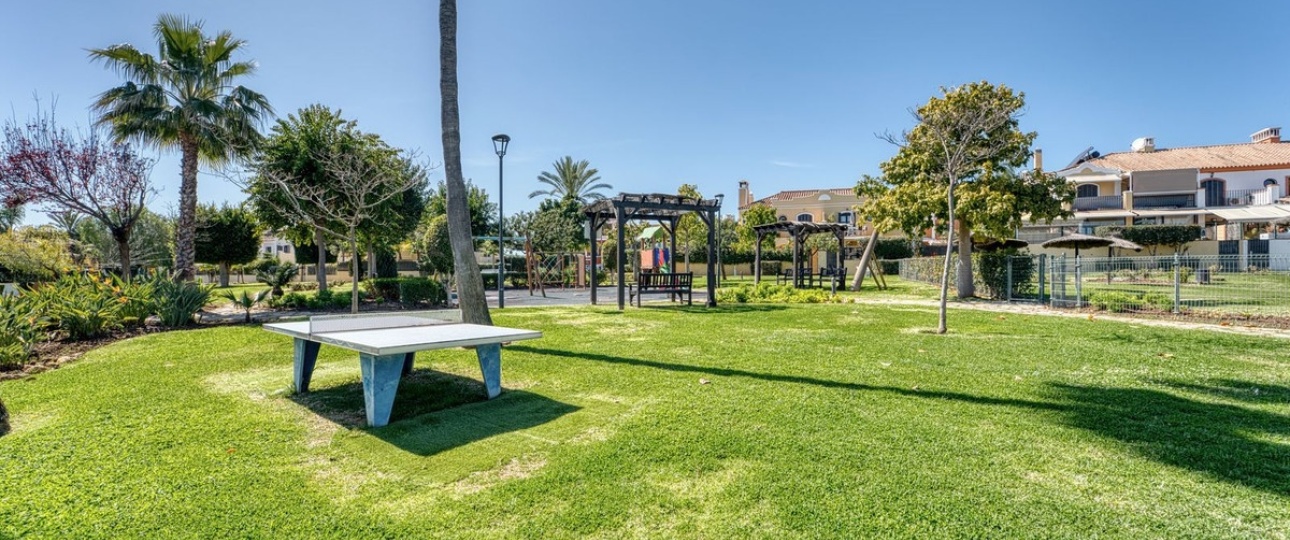 Resale - Villa - Marbella - Guadalmina Alta