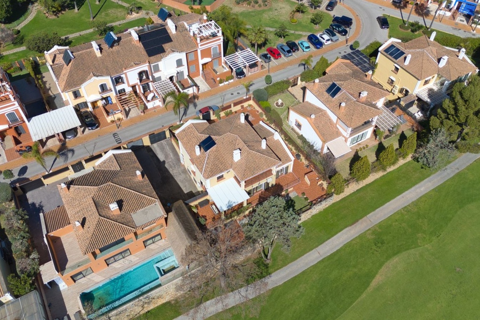 Resale - Villa - Marbella - Guadalmina Alta