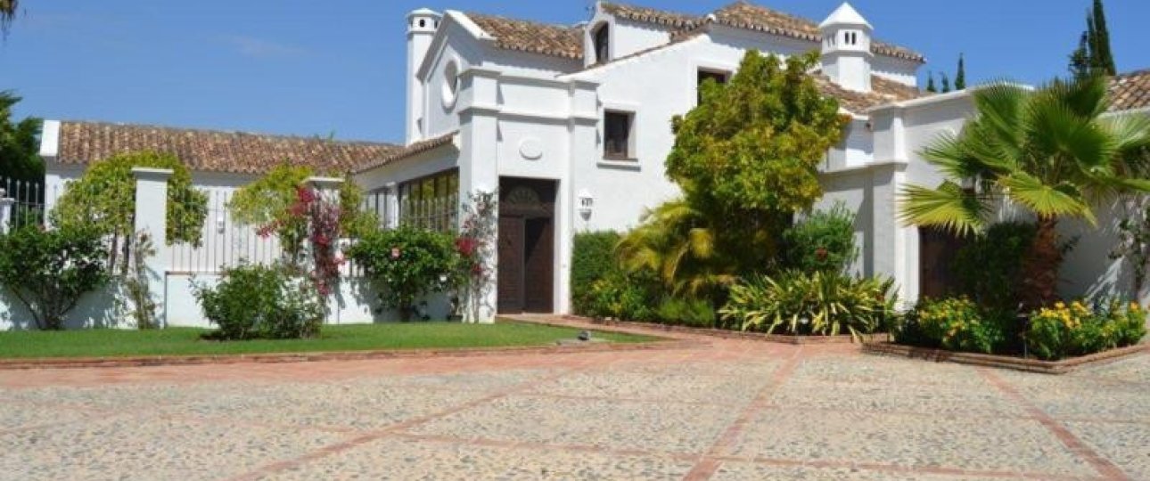 Resale - Villa - Marbella - Guadalmina Baja