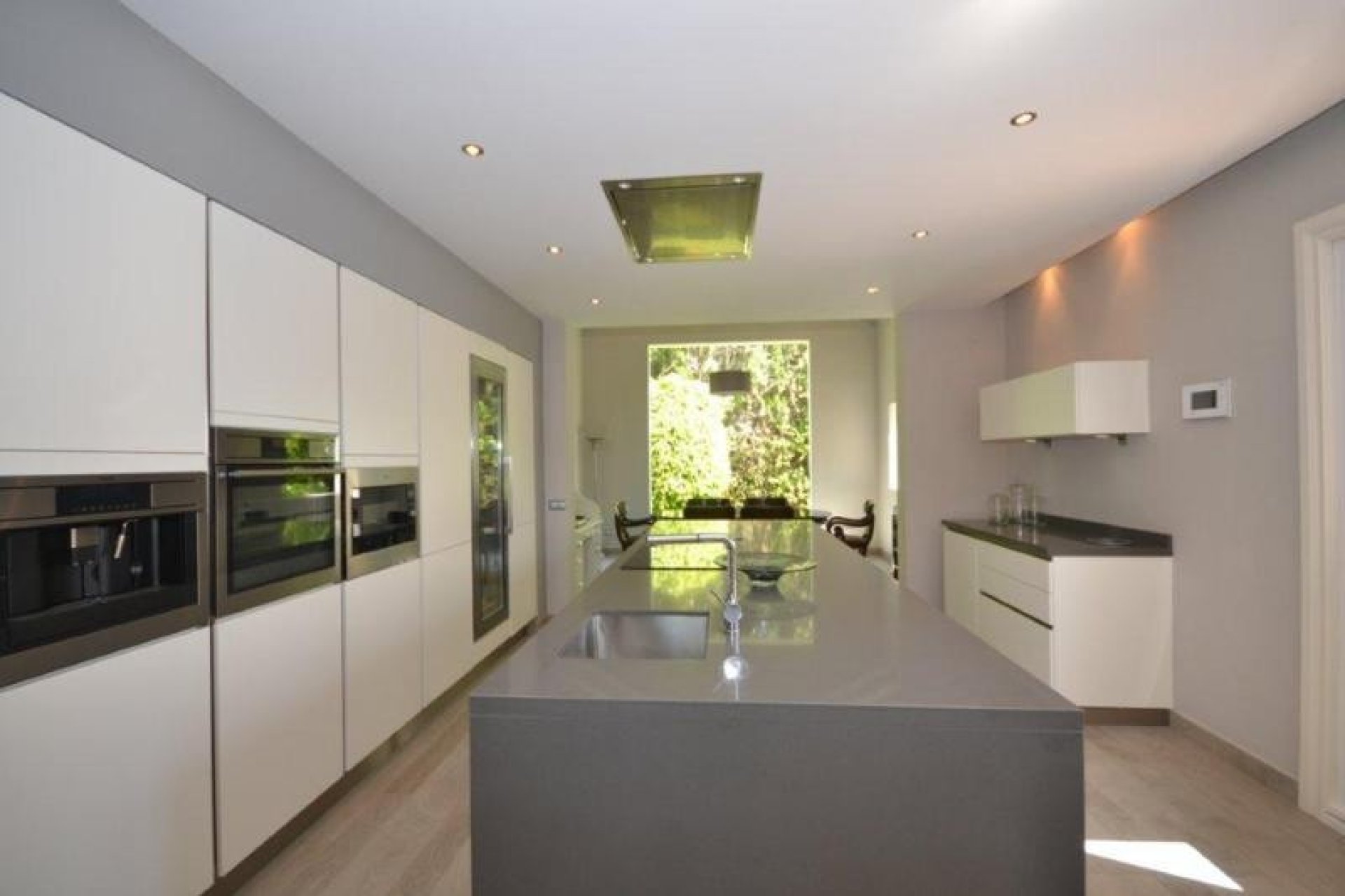 Resale - Villa - Marbella - Guadalmina Baja