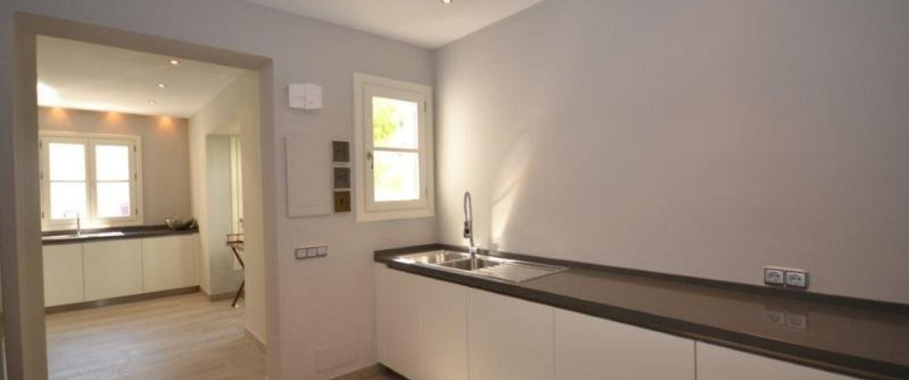 Resale - Villa - Marbella - Guadalmina Baja