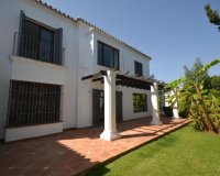 Resale - Villa - Marbella - Guadalmina Baja