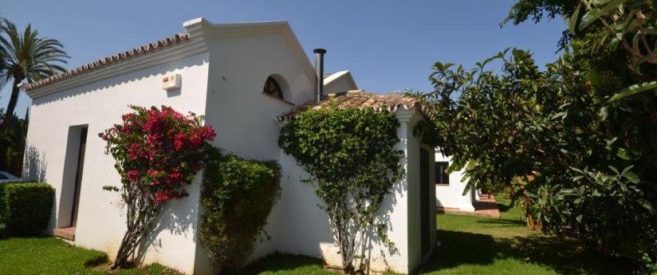 Resale - Villa - Marbella - Guadalmina Baja