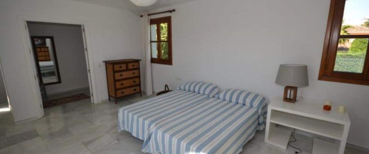 Resale - Villa - Marbella - Guadalmina Baja