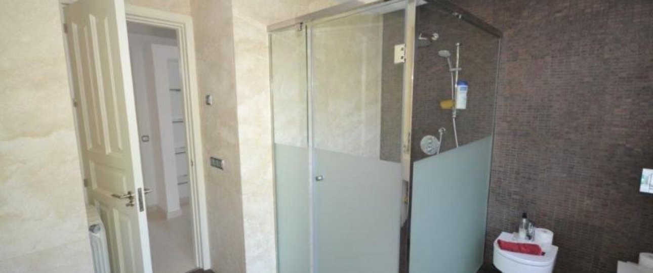 Resale - Villa - Marbella - Guadalmina Baja