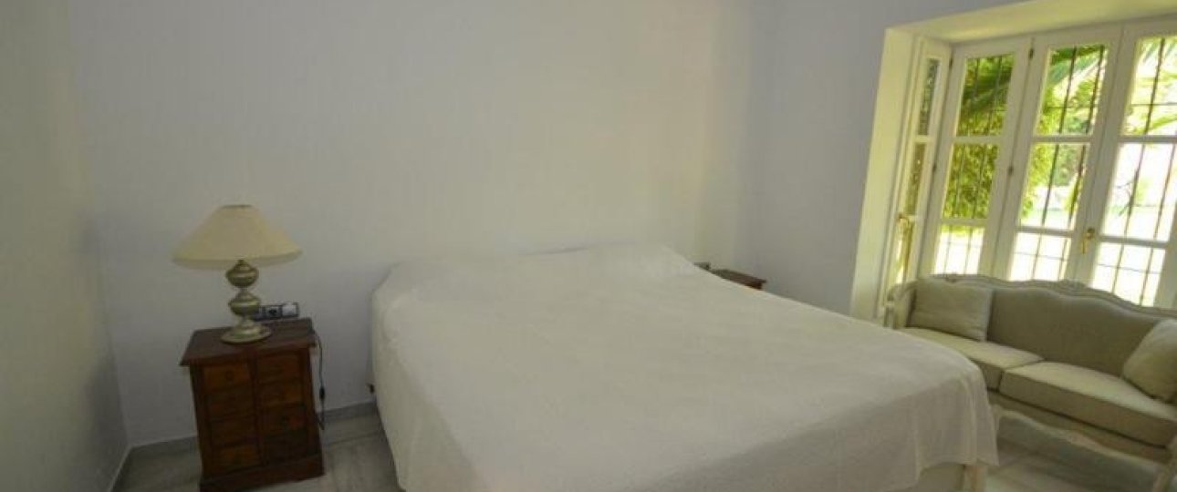 Resale - Villa - Marbella - Guadalmina Baja