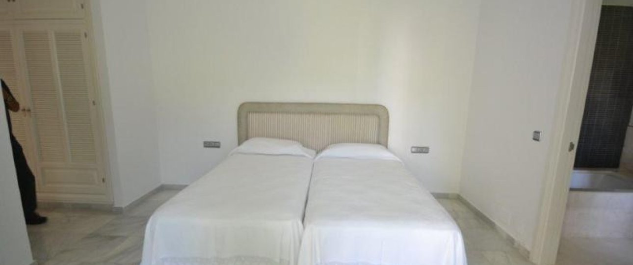 Resale - Villa - Marbella - Guadalmina Baja