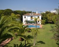Resale - Villa - Marbella - Guadalmina Baja