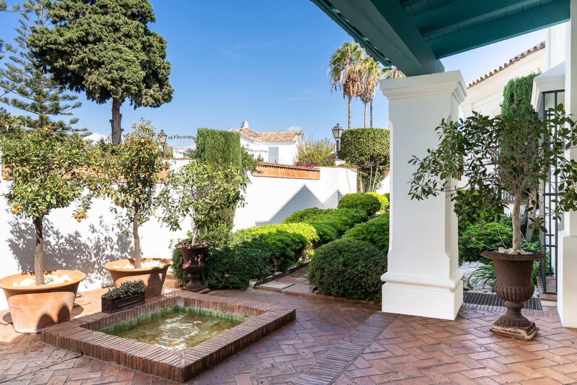 Resale - Villa - Marbella - Guadalmina Baja