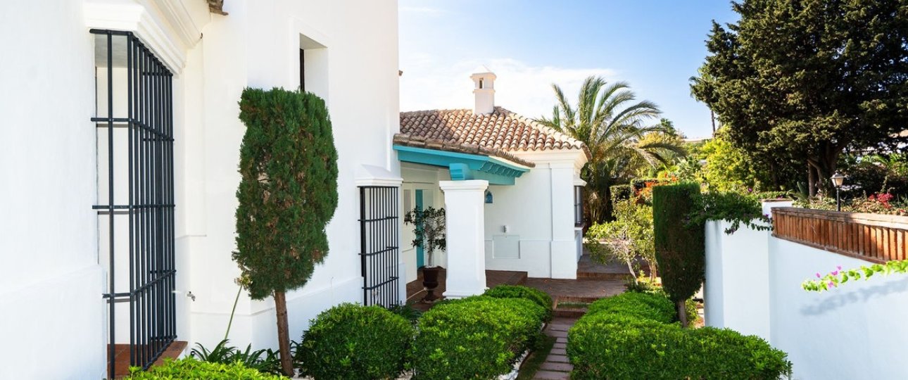 Resale - Villa - Marbella - Guadalmina Baja
