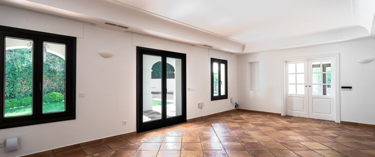 Resale - Villa - Marbella - Guadalmina Baja
