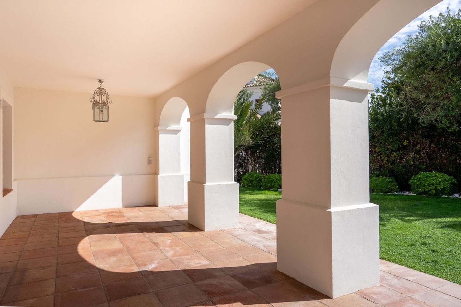 Resale - Villa - Marbella - Guadalmina Baja
