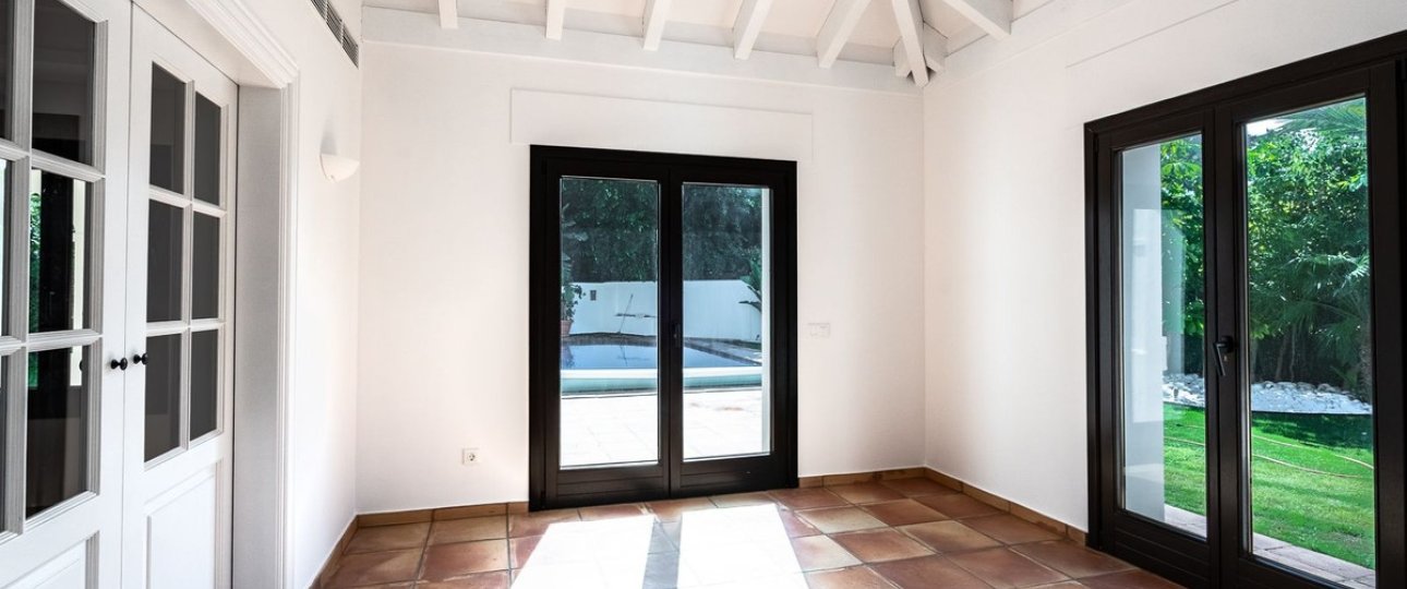 Resale - Villa - Marbella - Guadalmina Baja