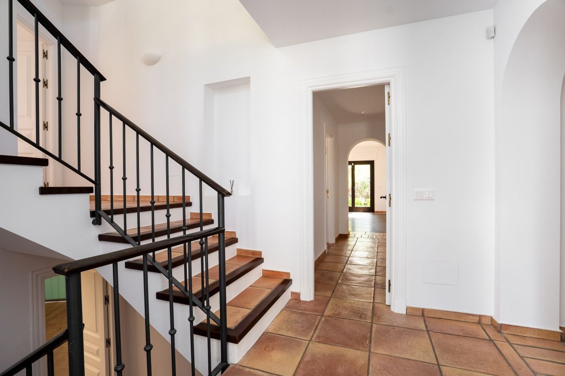 Resale - Villa - Marbella - Guadalmina Baja
