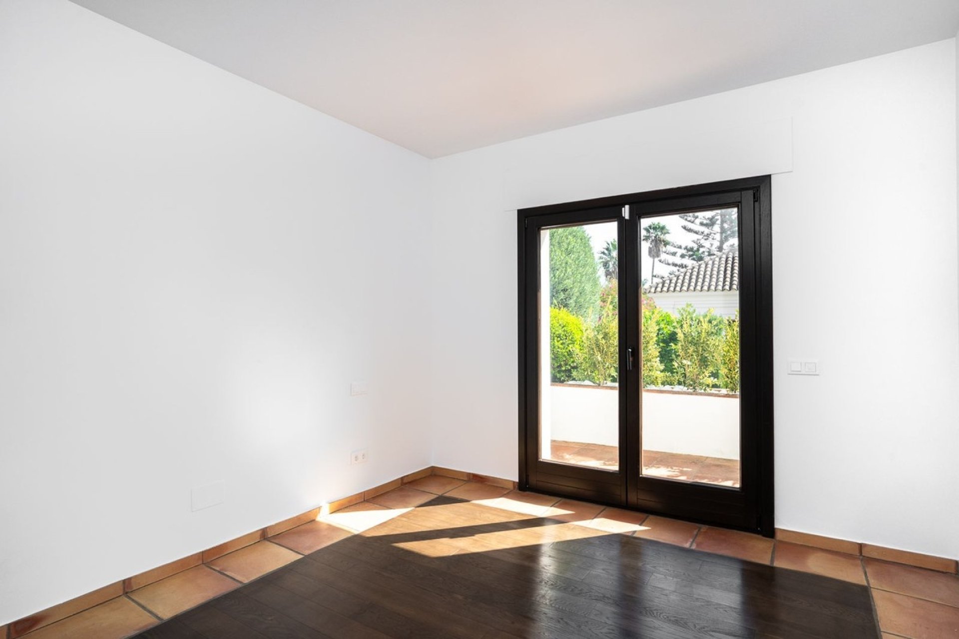 Resale - Villa - Marbella - Guadalmina Baja