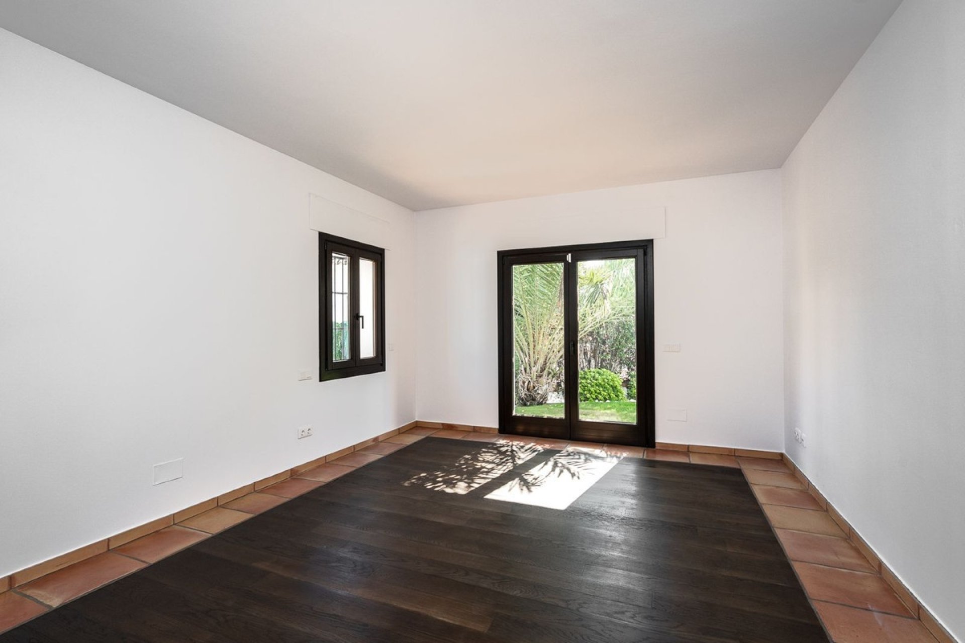 Resale - Villa - Marbella - Guadalmina Baja