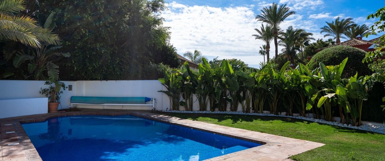 Resale - Villa - Marbella - Guadalmina Baja