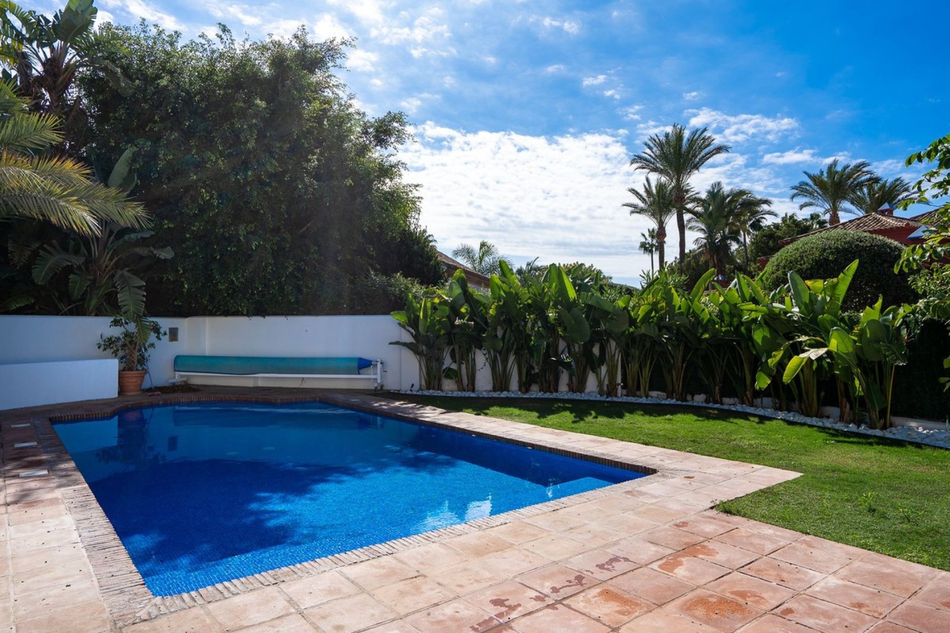 Resale - Villa - Marbella - Guadalmina Baja