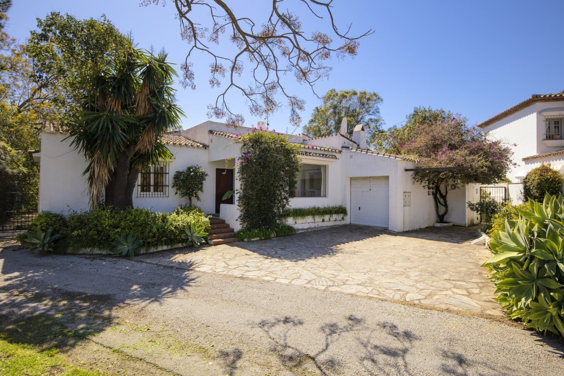 Resale - Villa - Marbella - Guadalmina Baja