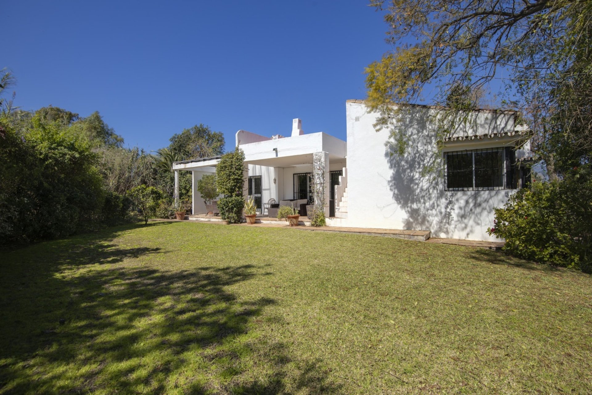 Resale - Villa - Marbella - Guadalmina Baja