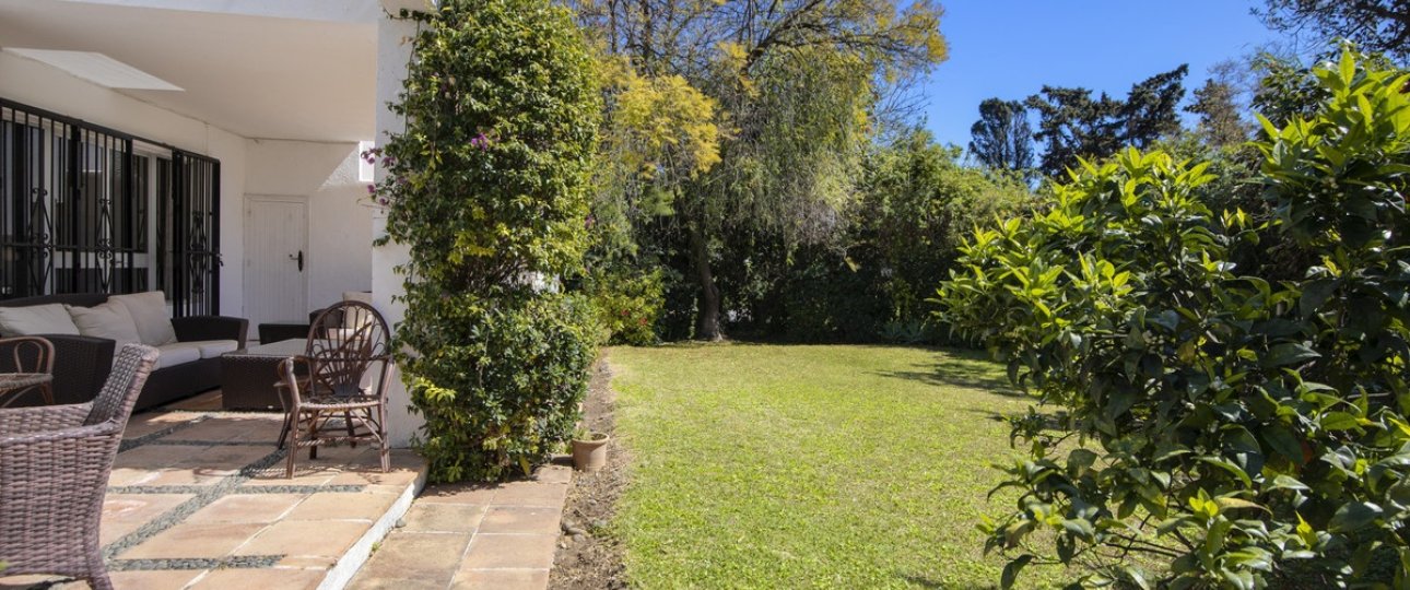 Resale - Villa - Marbella - Guadalmina Baja
