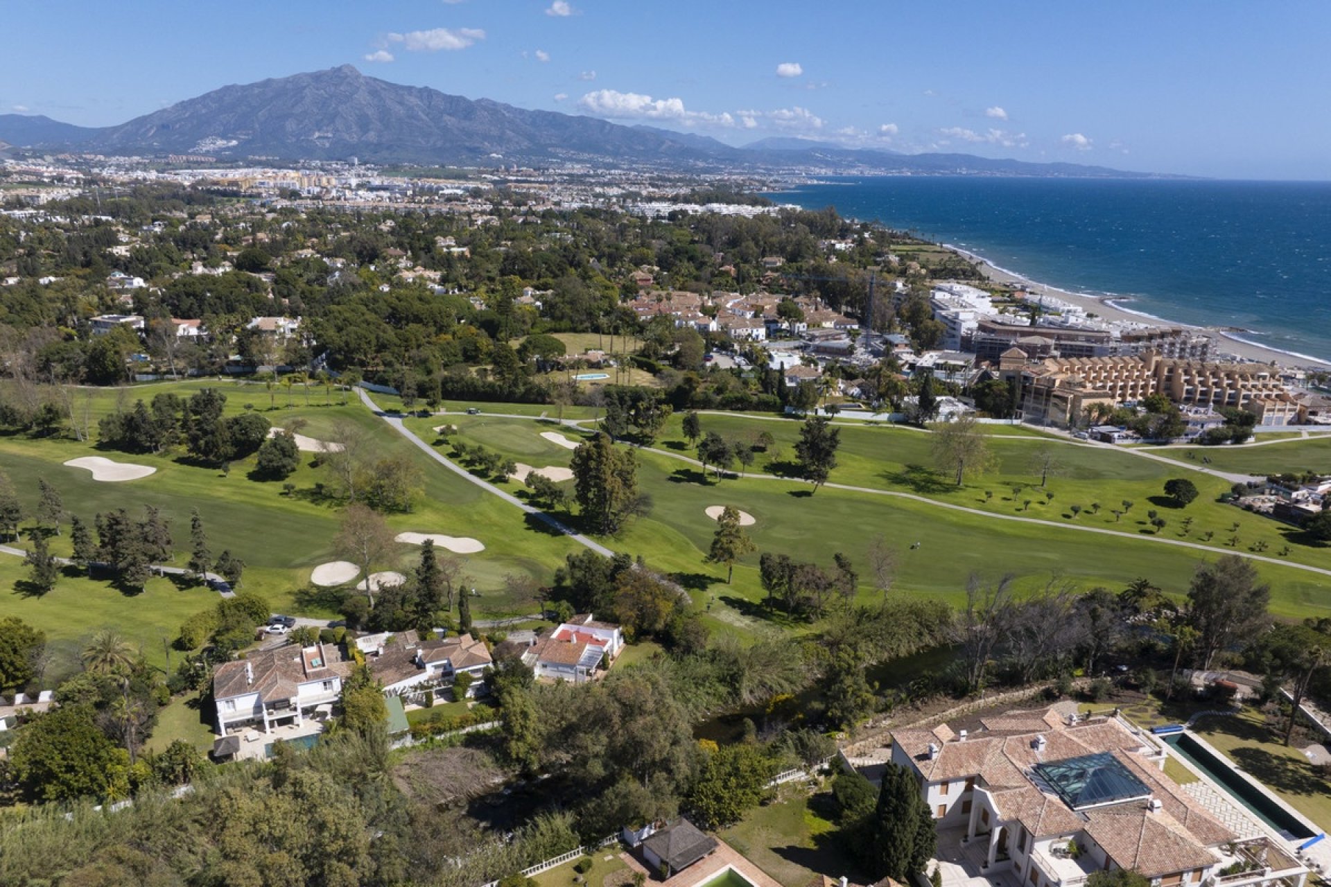 Resale - Villa - Marbella - Guadalmina Baja