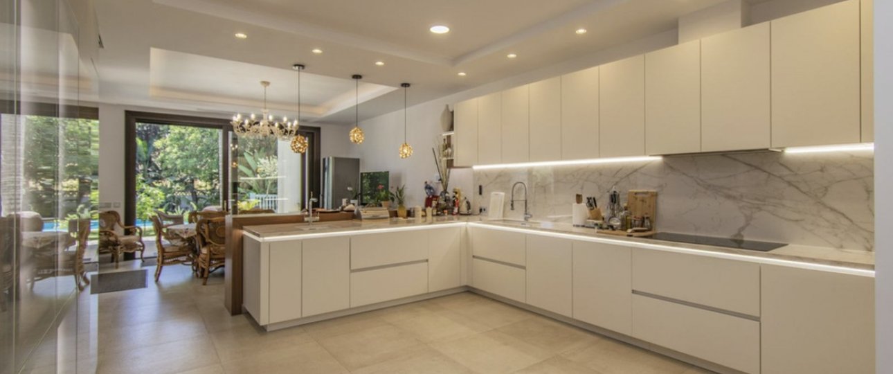 Resale - Villa - Marbella - Guadalmina Baja
