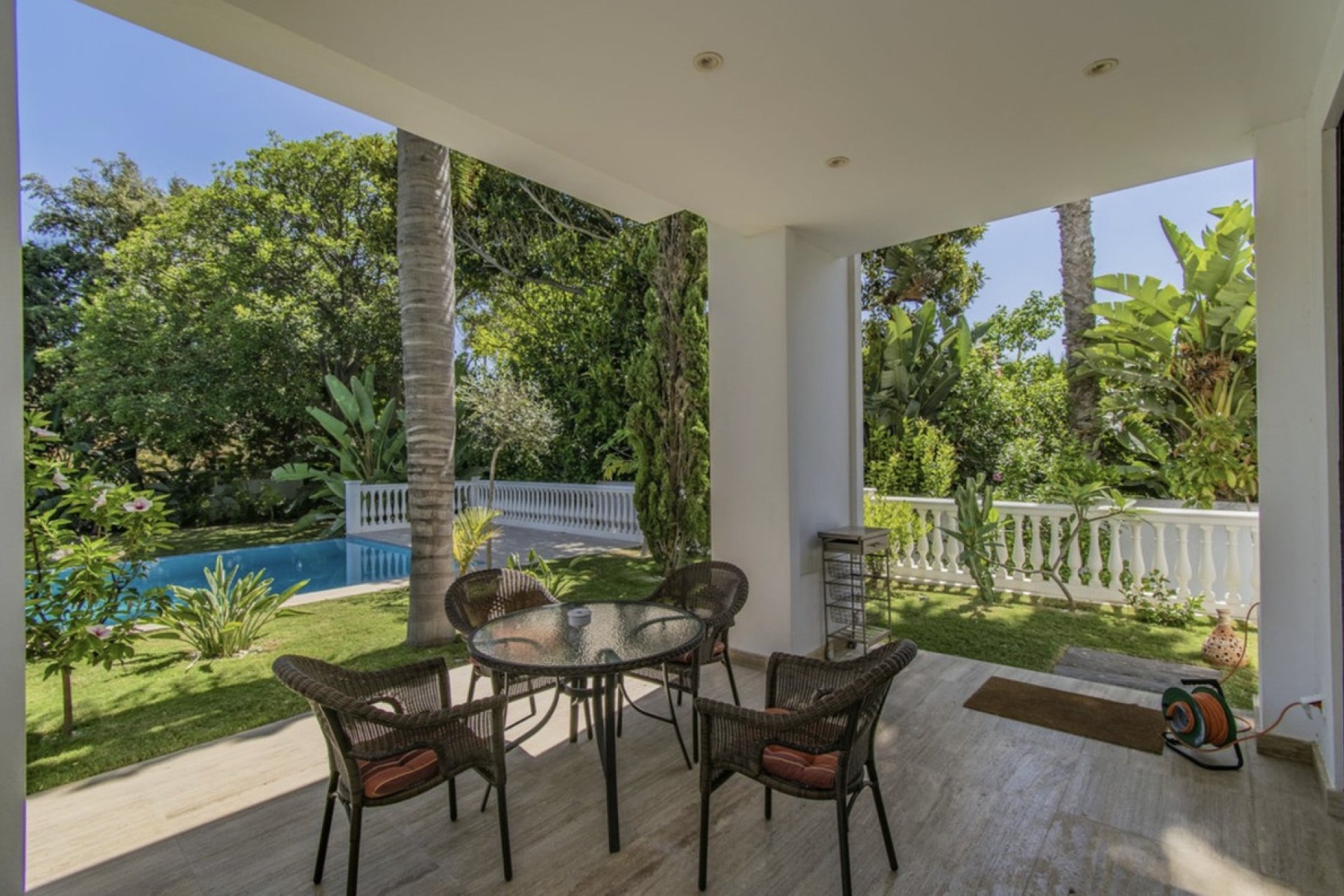 Resale - Villa - Marbella - Guadalmina Baja
