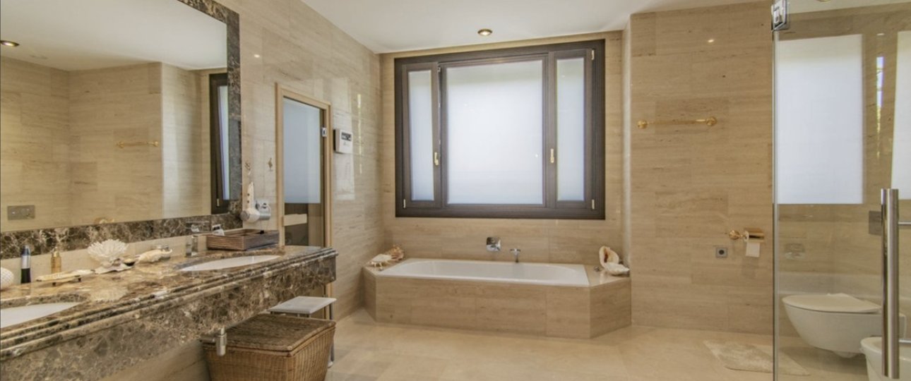 Resale - Villa - Marbella - Guadalmina Baja