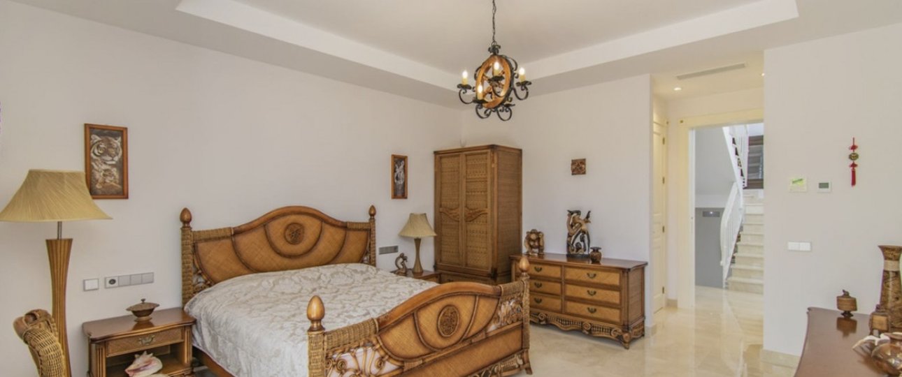 Resale - Villa - Marbella - Guadalmina Baja