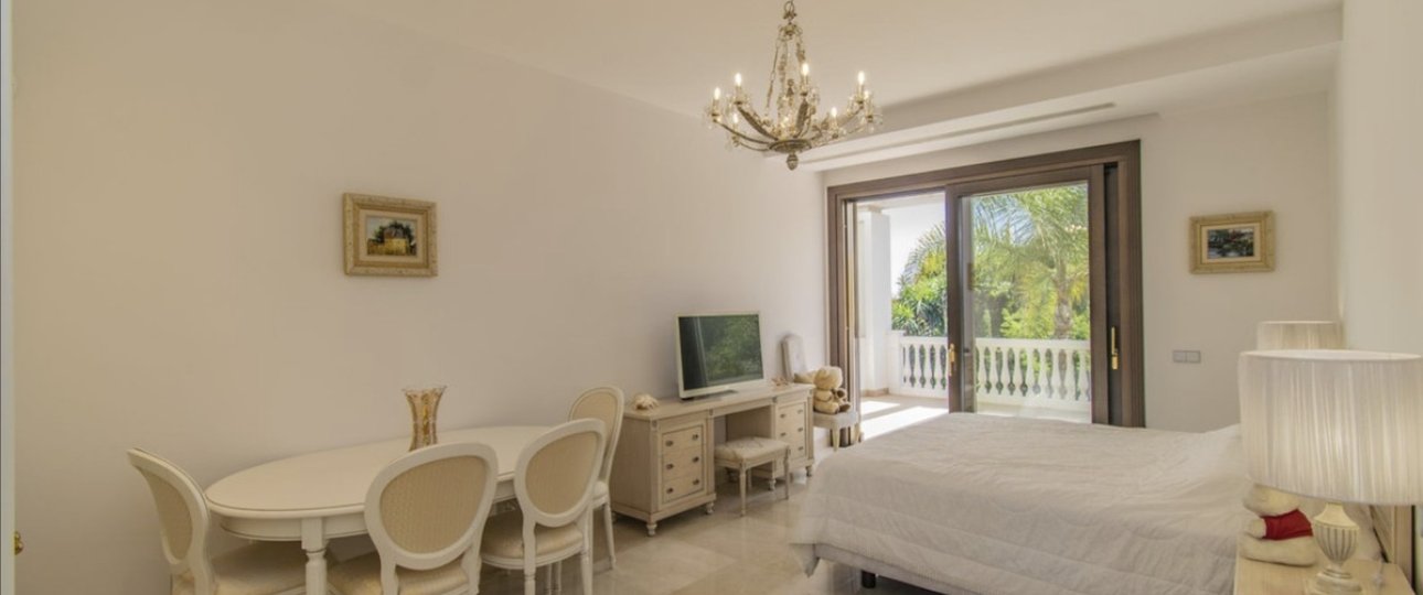 Resale - Villa - Marbella - Guadalmina Baja