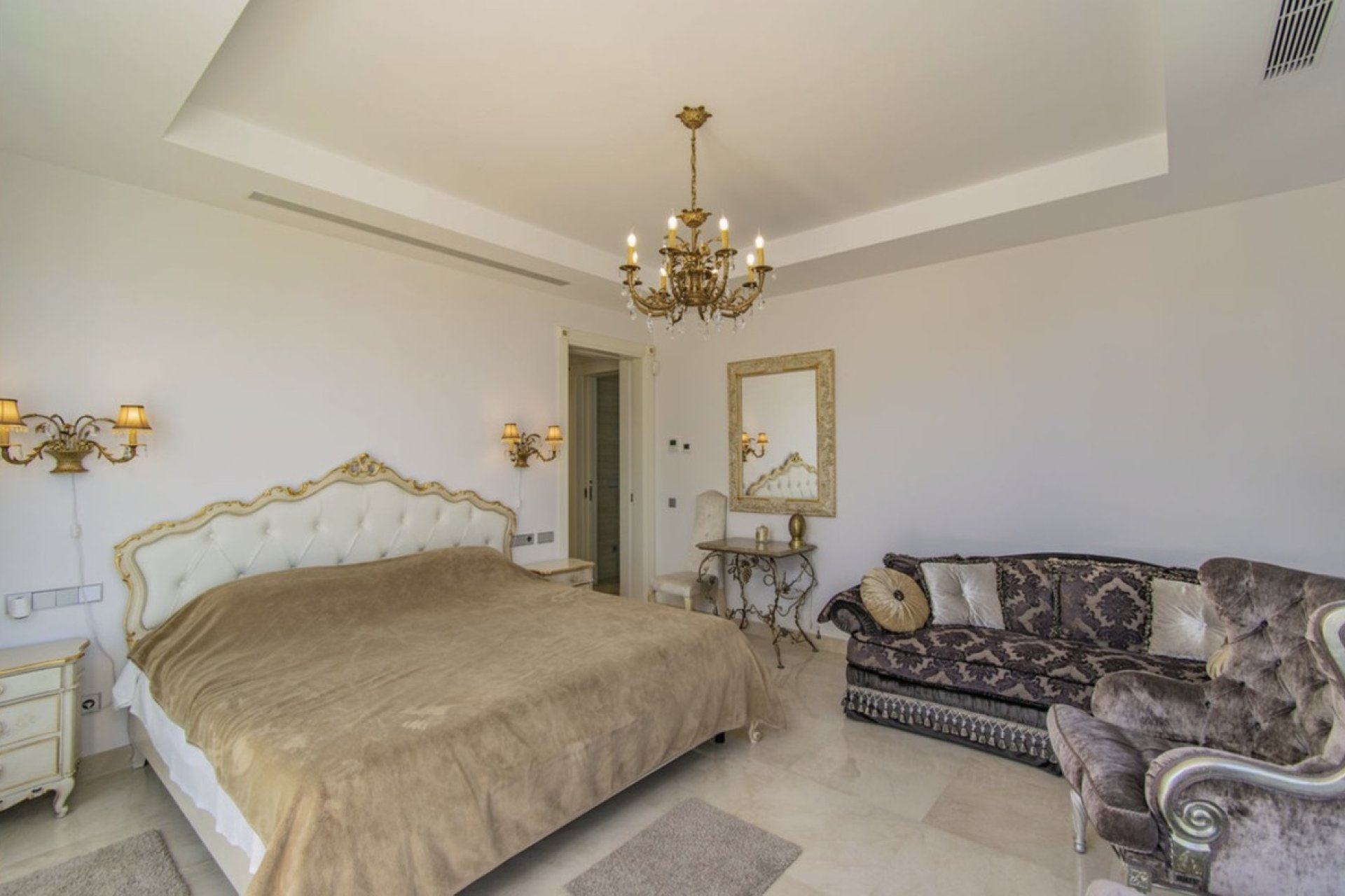 Resale - Villa - Marbella - Guadalmina Baja
