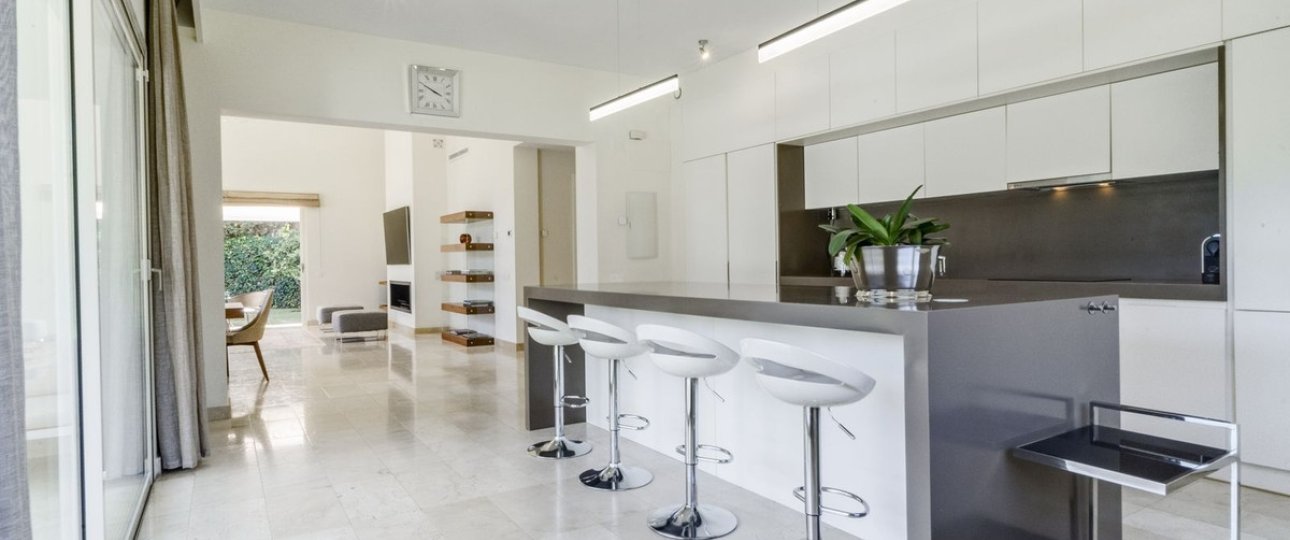 Resale - Villa - Marbella - Guadalmina Baja