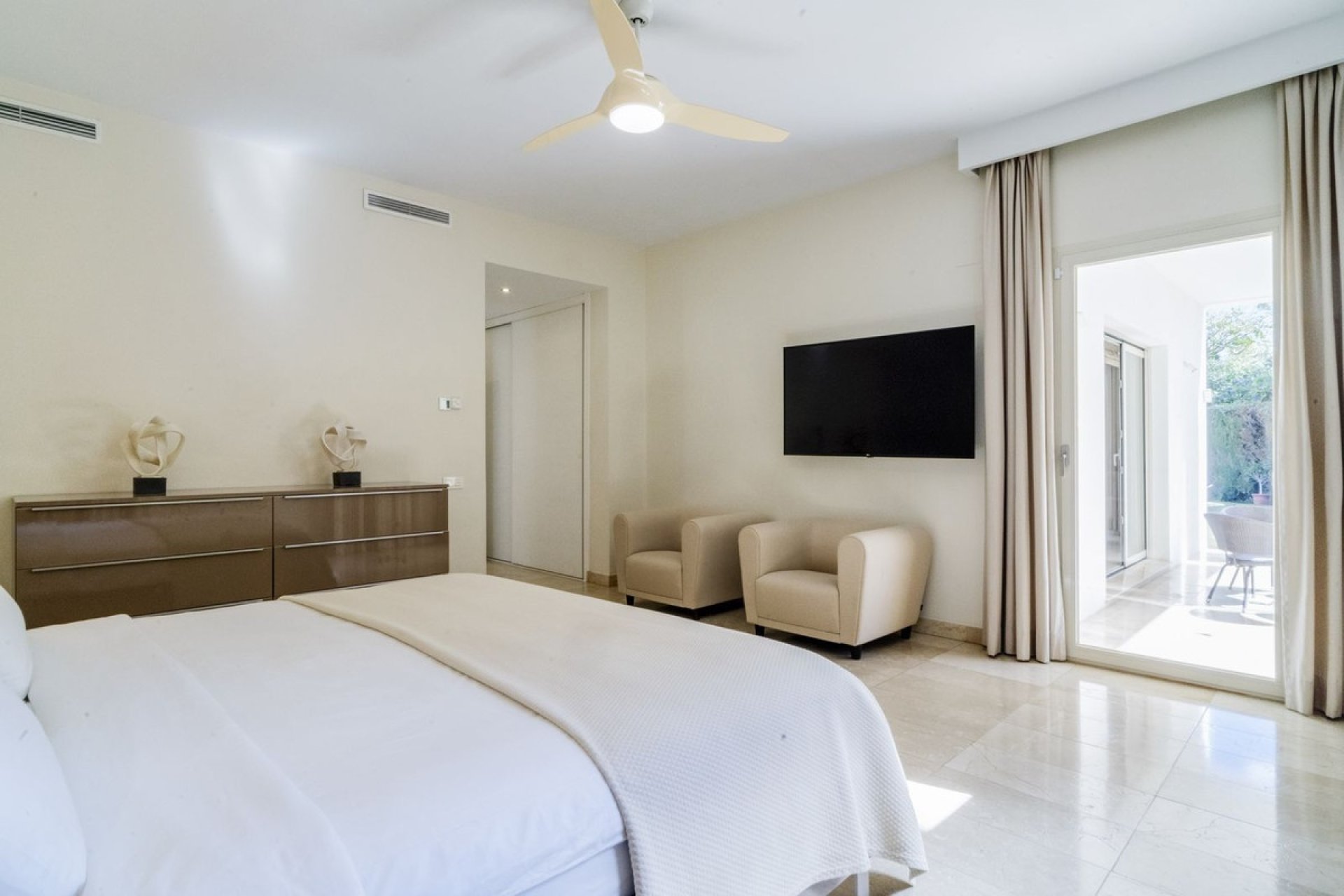 Resale - Villa - Marbella - Guadalmina Baja